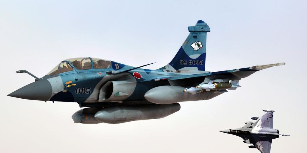 Japanese f capsule being consumed