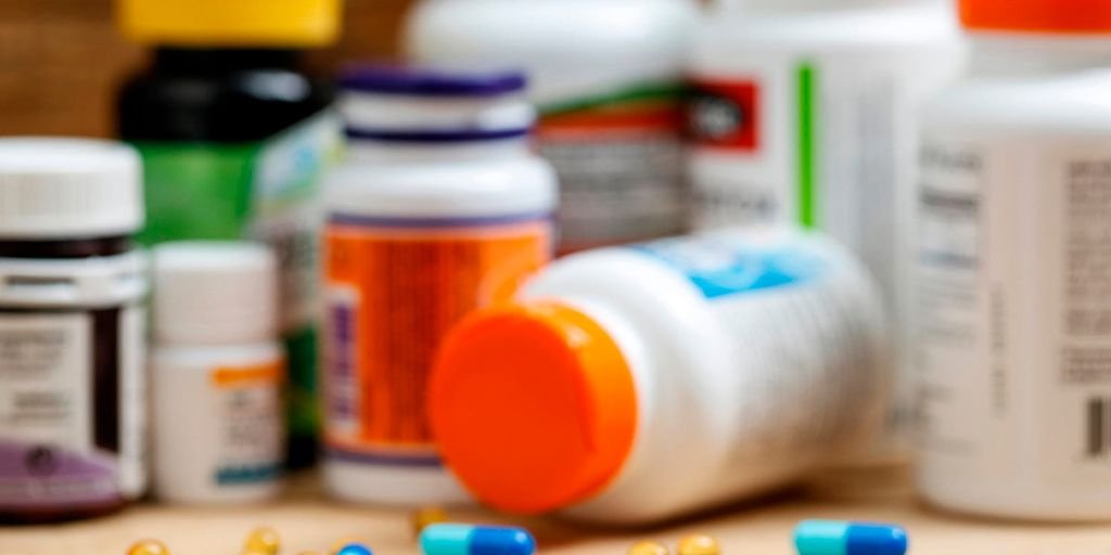 health capsules side effects concept illustration